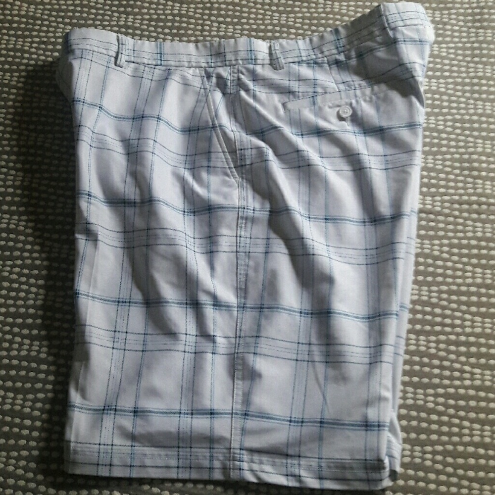 🏖 KIRKLAND Men's White and Blue Plaid Golf Shorts, 38 - Picture 6 of 6